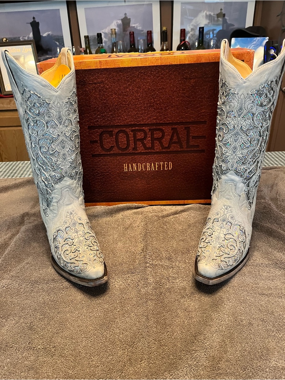 Corral Women’s White Glitter Inlay & Crystal Embroidered Western Boots